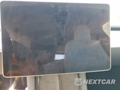Zdjęcie 9 z 14 samochodu: 2024 TESLA MODEL Y VIN:7SAYGDEE6RA247869 - miniatura