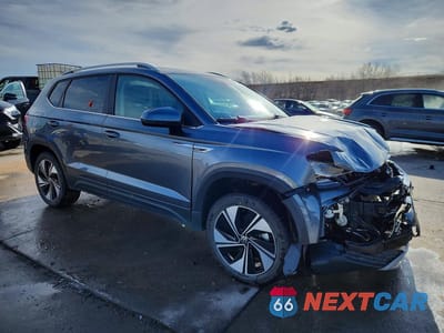 Czwarte zdjęcie samochodu z boku: 2024 VOLKSWAGEN TAOS SE VIN:3VVVX7B29RM029811 - miniatura