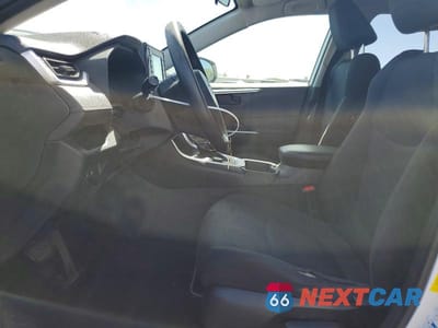 Zdjęcie 7 z 13 samochodu: 2019 TOYOTA RAV4 HYBRID XLE VIN:JTMLWRFV5KD520001 - miniatura