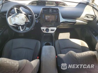 Zdjęcie 8 z 12 samochodu: 2017 TOYOTA PRIUS TWO VIN:JTDKBRFU9H3031551 - miniatura