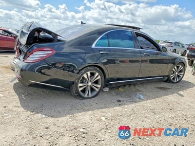 Trzecie zdjęcie samochodu z tyłu: 2014 MERCEDES-BENZ S 550 4MATIC VIN:WDDUG8FB0EA063207 - miniatura