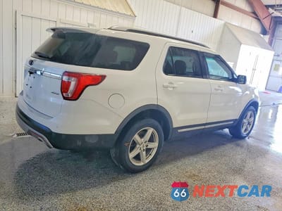 Trzecie zdjęcie samochodu z tyłu: 2017 FORD EXPLORER XLT VIN:1FM5K8D81HGB71112 - miniatura