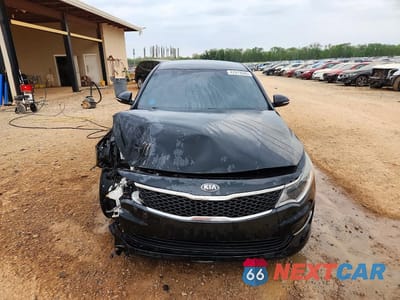 Piąte zdjęcie samochodu w środku: 2016 KIA OPTIMA LX VIN:5XXGT4L37GG010164 - miniatura