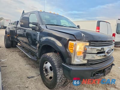 Czwarte zdjęcie samochodu z boku: 2017 FORD F350 SUPER DUTY VIN:1FT8W3DT1HEF46960 - miniatura