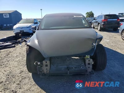 Piąte zdjęcie samochodu w środku: 2016 TESLA MODEL X VIN:5YJXCBE42GFS00077 - miniatura