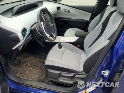 Zdjęcie 7 z 13 samochodu: 2018 TOYOTA PRIUS THREE VIN:JTDKARFU9J3059973 - miniatura