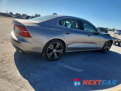 Trzecie zdjęcie samochodu z tyłu: 2019 VOLVO S60 T6 INSCRIPTION VIN:7JRA22TL5KG001138 - miniatura