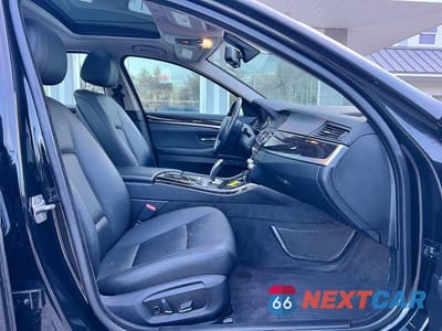 Piąte zdjęcie samochodu w środku: 2015 BMW 528 XI VIN:WBA5A7C56FD628128 - miniatura