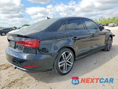 Trzecie zdjęcie samochodu z tyłu: 2017 AUDI A3 PREMIUM VIN:WAUAUGFFXH1039520 - miniatura