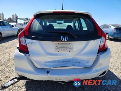 Zdjęcie 6 z 12 samochodu: 2019 HONDA FIT LX VIN:3HGGK5H45KM737791 - miniatura