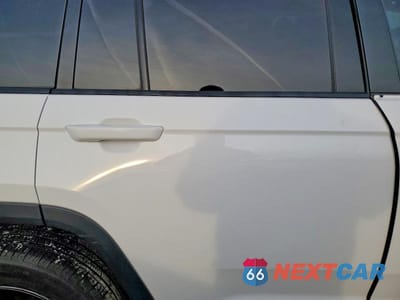 Zdjęcie 10 z 12 samochodu: 2023 JEEP GRAND CHEROKEE LIMITED VIN:1C4RJHBGXPC593162 - miniatura