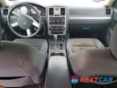 Zdjęcie 8 z 11 samochodu: 2010 CHRYSLER 300 TOURING VIN:2C3CA1CV0AH255823 - miniatura