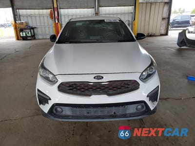 Piąte zdjęcie samochodu w środku: 2020 KIA FORTE GT LINE VIN:3KPF34ADXLE252442 - miniatura
