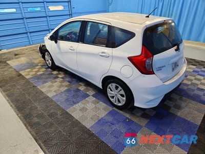 Drugie zdjęcie samochodu z przodu: 2018 NISSAN VERSA NOTE S VIN:3N1CE2CP7JL351966 - miniatura