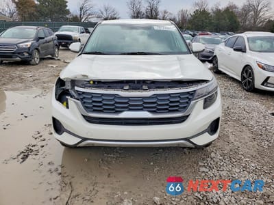 Piąte zdjęcie samochodu w środku: 2021 KIA SELTOS LX VIN:KNDEPCAA3M7082264 - miniatura