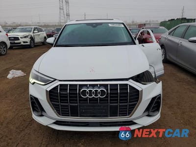 Piąte zdjęcie samochodu w środku: 2020 AUDI Q3 VIN:WA1EECF36L1081220 - miniatura