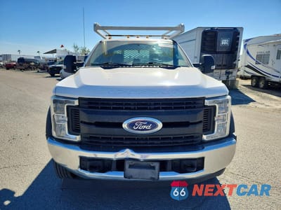 Piąte zdjęcie samochodu w środku: 2019 FORD F450 SUPER DUTY FLATBED TRUCK VIN:1FD0W4GT6KEG81255 - miniatura