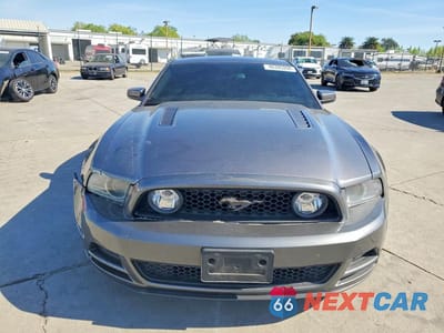 Piąte zdjęcie samochodu w środku: 2013 FORD MUSTANG GT VIN:1ZVBP8CF4D5284483 - miniatura