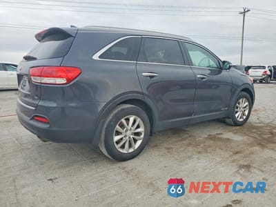 Trzecie zdjęcie samochodu z tyłu: 2017 KIA SORENTO LX V6 VIN:5XYPGDA5XHG302994 - miniatura
