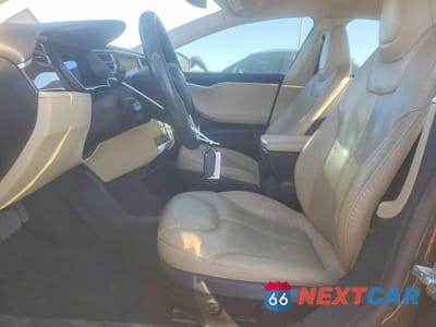 Zdjęcie 7 z 13 samochodu: 2014 TESLA MODEL S VIN:5YJSA1S12EFP48677 - miniatura