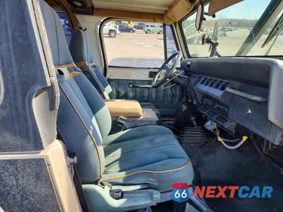 Zdjęcie 11 z 12 samochodu: 1993 JEEP WRANGLER / YJ SAHARA VIN:1J4FY49S1PP245075 - miniatura