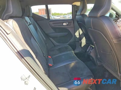 Zdjęcie 11 z 13 samochodu: 2020 VOLVO XC40 T4 R-DESIGN VIN:YV4AC2HM0L2172694 - miniatura
