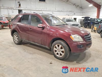 Czwarte zdjęcie samochodu z boku: 2006 MERCEDES-BENZ ML 350 VIN:4JGBB86E66A076762 - miniatura