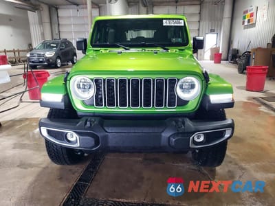 Piąte zdjęcie samochodu w środku: 2026 JEEP WRANGLER SAHARA VIN:1C4PJXEG0TW220444 - miniatura