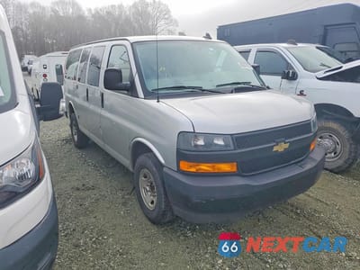 Czwarte zdjęcie samochodu z boku: 2023 CHEV EXPRESS G2500 VIN:1GCWGAFP5P1233361 - miniatura