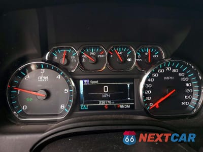 Zdjęcie 9 z 14 samochodu: 2016 CHEVROLET SUBURBAN K1500 LT VIN:1GNSKHKC1GR444834 - miniatura