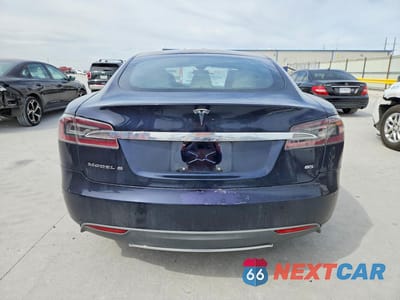 Zdjęcie 6 z 12 samochodu: 2015 TESLA MODEL S 85 VIN:5YJSA1H16FFP73798 - miniatura