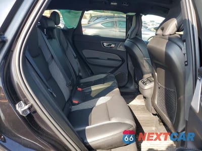 Zdjęcie 11 z 14 samochodu: 2022 VOLVO XC60 B6 R-DESIGN VIN:LYV062RM5NB935184 - miniatura