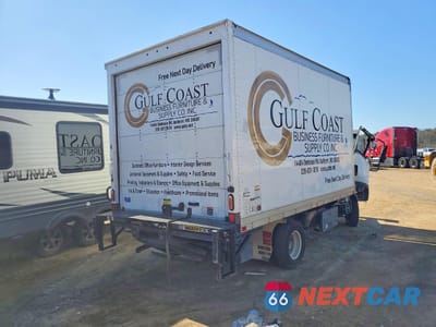 Trzecie zdjęcie samochodu z tyłu: 2021 ISUZU NPR HD VIN:JALC4W161M7006683 - miniatura