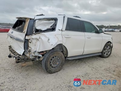 Trzecie zdjęcie samochodu z tyłu: 2019 FORD EXPEDITION XLT VIN:1FMJU1HT1KEA13323 - miniatura