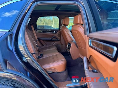 Zdjęcie 6 z 14 samochodu: 2019 PORSCHE CAYENNE VIN:WP1AA2AY6KDA08972 - miniatura