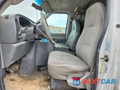 Zdjęcie 7 z 12 samochodu: 2005 FORD ECONOLINE E250 VAN VIN:1FTNE24W65HA11045 - miniatura