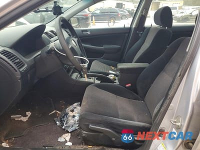 Zdjęcie 7 z 11 samochodu: 2003 HONDA ACCORD LX VIN:1HGCM56433A108671 - miniatura