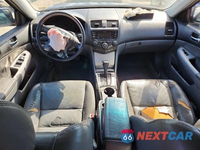 Zdjęcie 8 z 11 samochodu: 2003 HONDA ACCORD EX VIN:1HGCM66553A019764 - miniatura