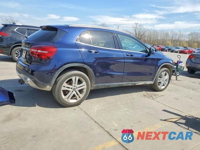 Trzecie zdjęcie samochodu z tyłu: 2018 MERCEDES-BENZ GLA 250 4MATIC VIN:WDCTG4GB2JJ495105 - miniatura
