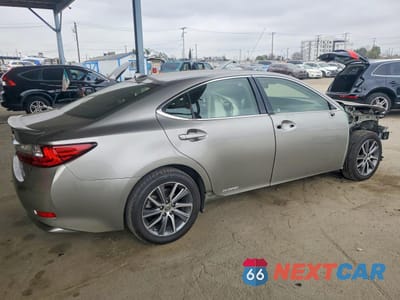 Trzecie zdjęcie samochodu z tyłu: 2017 LEXUS ES 300H BASE VIN:JTHBW1GG3H2142177 - miniatura