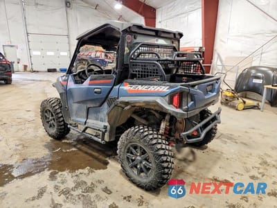 Trzecie zdjęcie samochodu z tyłu: 2022 POLARIS GENERAL XP UTILITY VEHICLE VIN:3NSGXK991NH662124 - miniatura