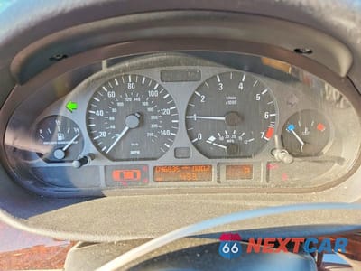 Zdjęcie 9 z 11 samochodu: 2003 BMW 325 I VIN:WBAET37403NJ39184 - miniatura