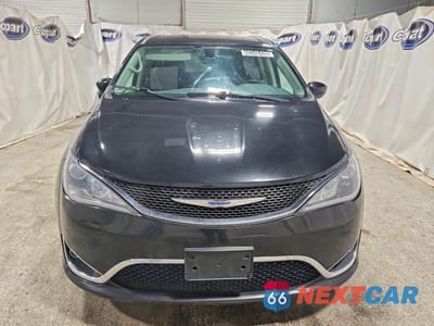 Piąte zdjęcie samochodu w środku: 2019 CHRYSLER PACIFICA TOURING PLUS VIN:2C4RC1FGXKR507702 - miniatura