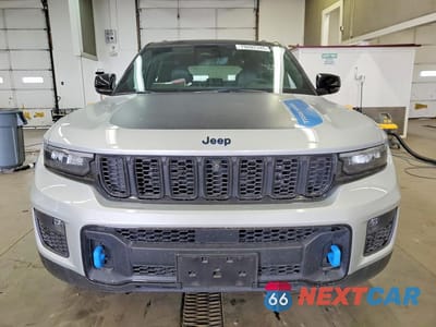Piąte zdjęcie samochodu w środku: 2023 JEEP GRAND CHEROKEE TRAILHAWK 4XE VIN:1C4RJYC68P8903611 - miniatura