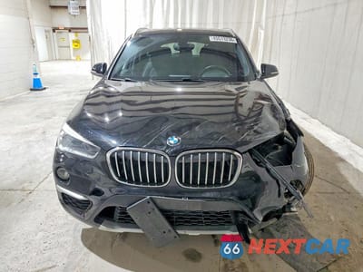 Piąte zdjęcie samochodu w środku: 2018 BMW X1 XDRIVE28I VIN:WBXHT3C36J5L29584 - miniatura