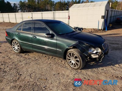 Czwarte zdjęcie samochodu z boku: 2002 MERCEDES-BENZ C 240 VIN:WDBRF61J32F202118 - miniatura