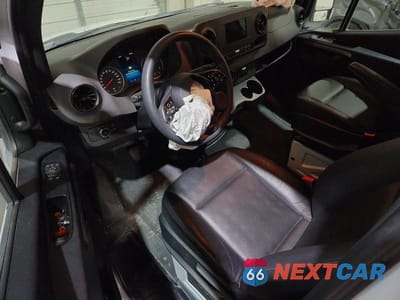 Zdjęcie 8 z 13 samochodu: 2024 MERCEDES BENZ SPRINTER 2500 UTILITY / SERVICE VAN VIN:W1Y4NBHY2RT167671 - miniatura