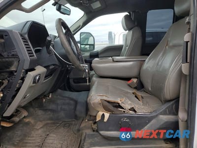Zdjęcie 7 z 12 samochodu: 2019 FORD F350 SUPER DUTY UTILITY / SERVICE TRUCK VIN:1FD7X3ET8KEF23234 - miniatura