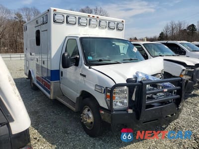 Czwarte zdjęcie samochodu z boku: 2022 FORD E450 AMBULANCE VIN:1FDXE4FN4NDC27259 - miniatura