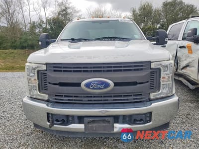 Piąte zdjęcie samochodu w środku: 2018 FORD F350 SUPER DUTY VIN:1FD8W3GT7JEC82446 - miniatura